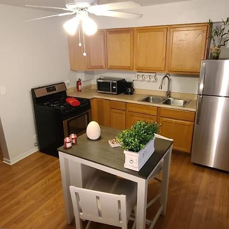 Cozy 1 Bedroom, 1 Min From Irving Park Blue Line, Free Parking 芝加哥 外观 照片