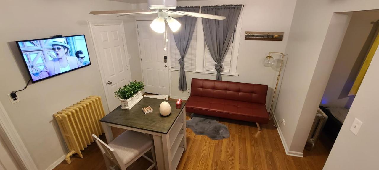 Cozy 1 Bedroom, 1 Min From Irving Park Blue Line, Free Parking 芝加哥 外观 照片