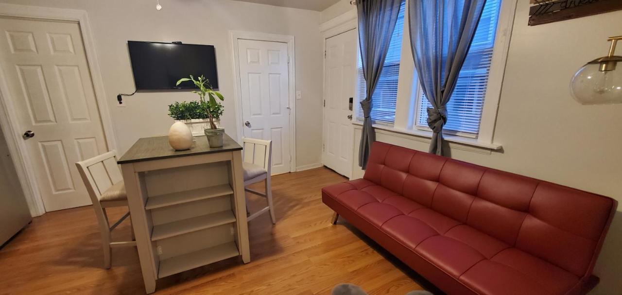 Cozy 1 Bedroom, 1 Min From Irving Park Blue Line, Free Parking 芝加哥 外观 照片