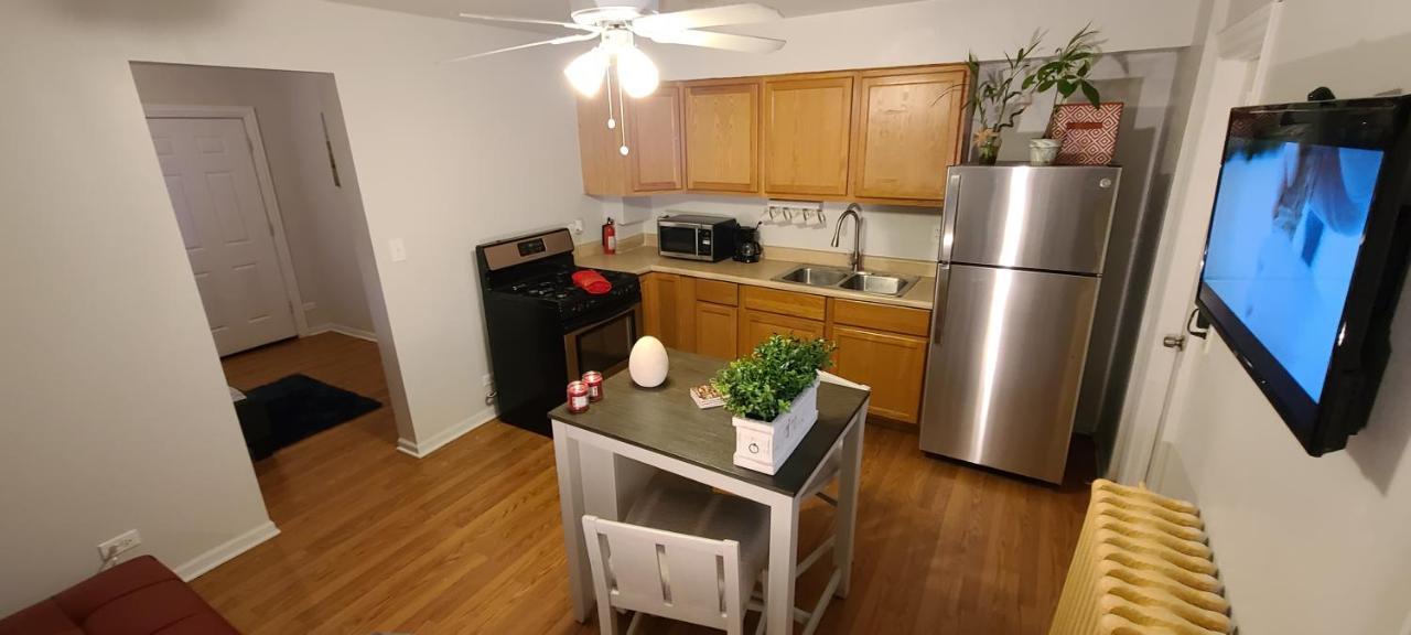 Cozy 1 Bedroom, 1 Min From Irving Park Blue Line, Free Parking 芝加哥 外观 照片