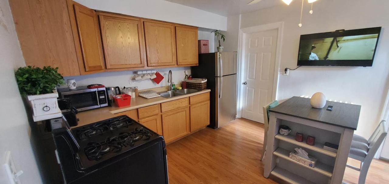 Cozy 1 Bedroom, 1 Min From Irving Park Blue Line, Free Parking 芝加哥 外观 照片